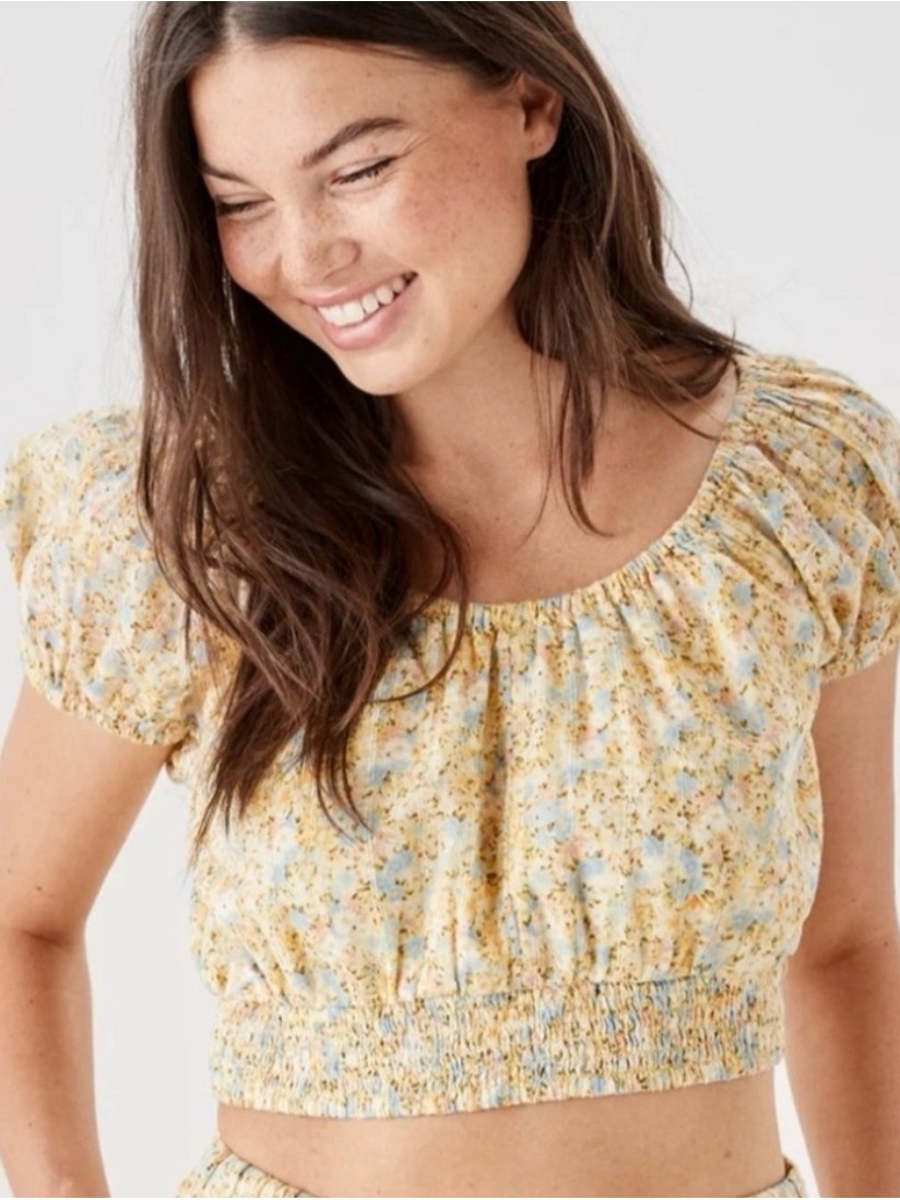American Eagle Floral Smocked Crop Top, Boho, Puff Sleeves, Baby Blue Accents